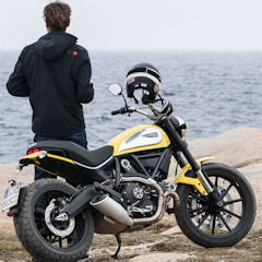 Ducati Scrambler 2015 fitted with Pirelli MT60 RS Tyres